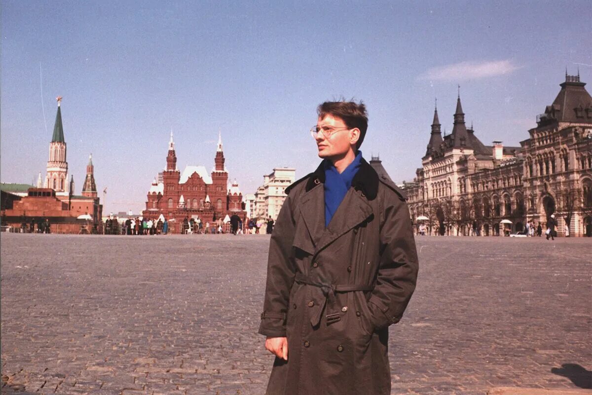 Какой самолет садился на красной площади. Маттиас руст на красной площади 1987. матиазруст га красной площади. матиас руст на красной площади. матиас руст приземлился на красной площади.
