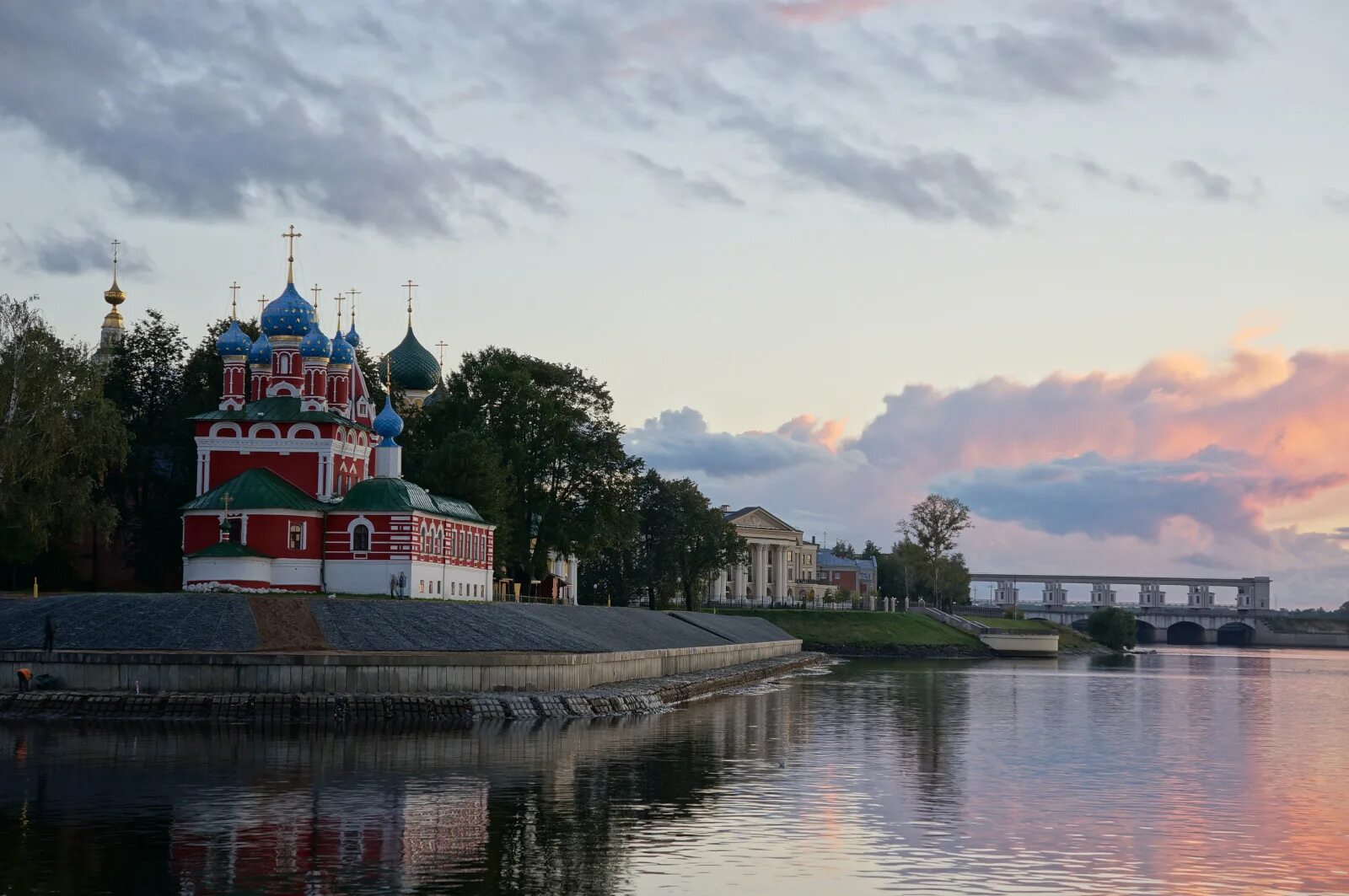 Углич в золотом кольце. Углич золотое кольцо. Углич город золотого кольца. Углич в золотом кольце России.