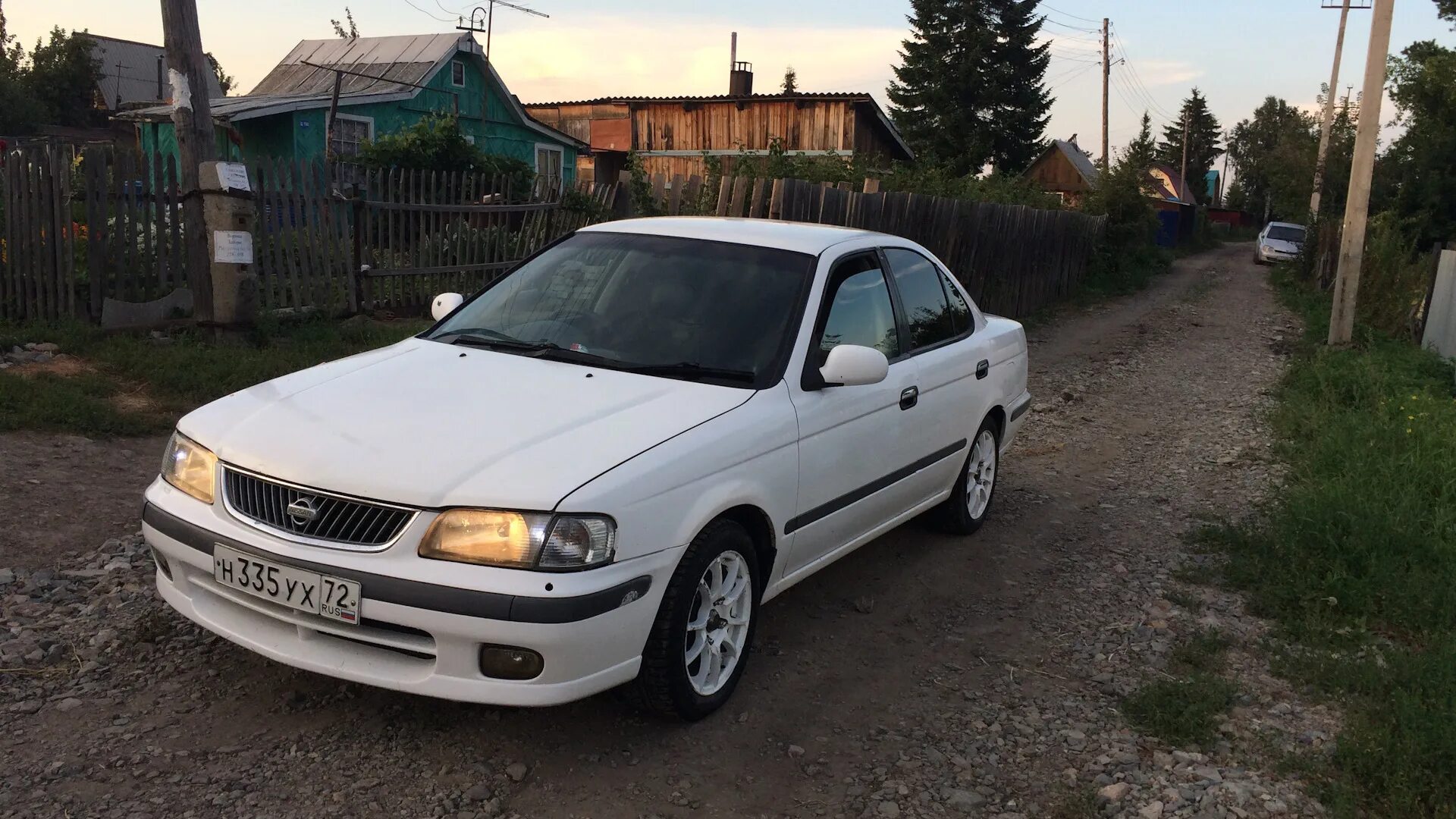 Ниссан санни годы выпуска. Nissan Sunny 2000. Ниссан Санни в15. Ниссан Санни Санни 2000. Nissan Sunny fb15 2000.