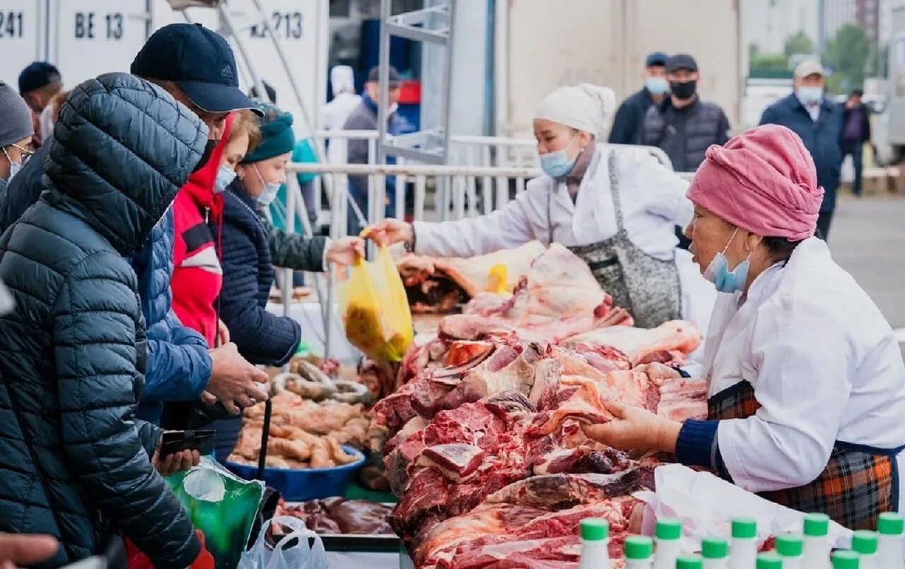 Ярмарка в улан удэ. Ярмарка сельского хозяйства мясо. сельскохозяйственная ярмарка мясо. сельская ярмарка. рынок еды.