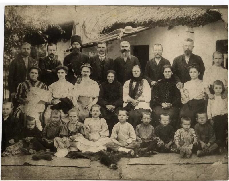 Богарсуковы екатеринодар потомки. Александровская триумфальная арка в краснодаре. Царские ворота екатеринодар. Первые станицы в екатеринодаре. Фамилии первых жителей екатеринодара.