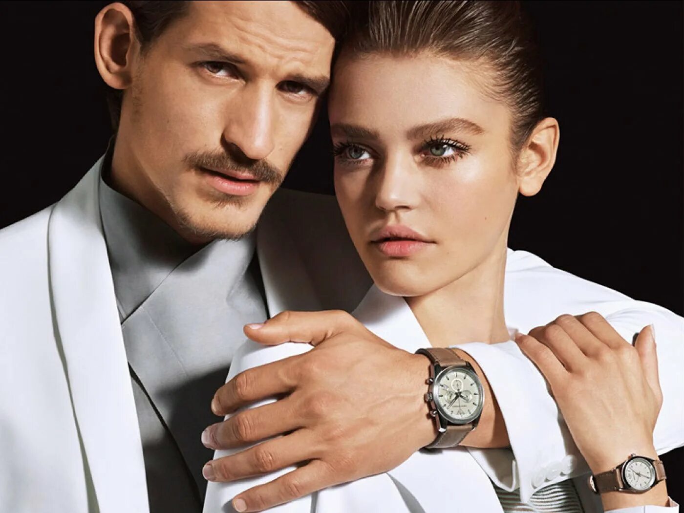 Жена час фото. Emporio Armani watch. Emporio Armani campaign. Emporio Armani watches campaign 2022. Реклама мужских часов.