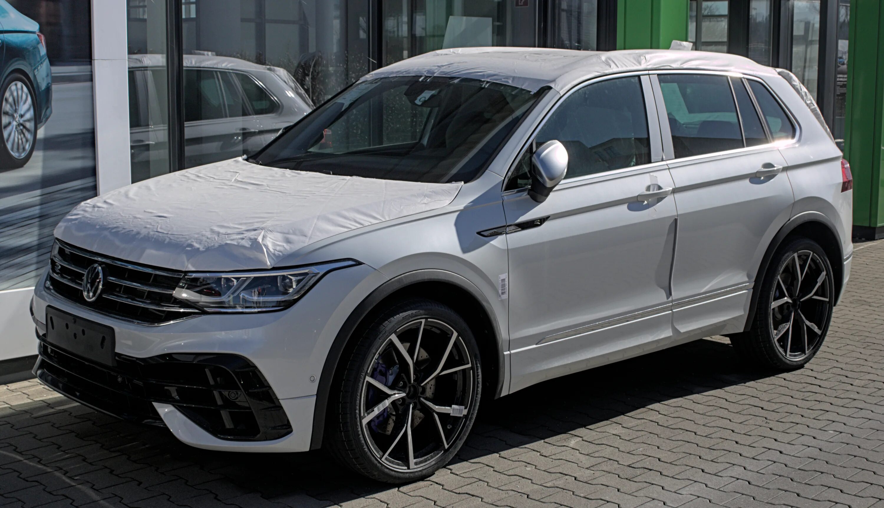 Tiguan r 2025. Volkswagen tiguan 2025 r line белый. tiguan r line 2025. tiguan r line 2025 black. volkswagen tiguan 2025 r line.