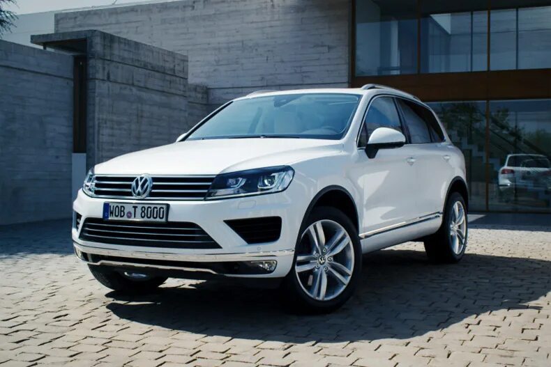 Фольксваген туарег б у. Volkswagen Touareg 2014 белый. Фольксваген Туарег 2011 белый. Volkswagen Touareg 2011 года. Фольксваген Туарег белый 2014.