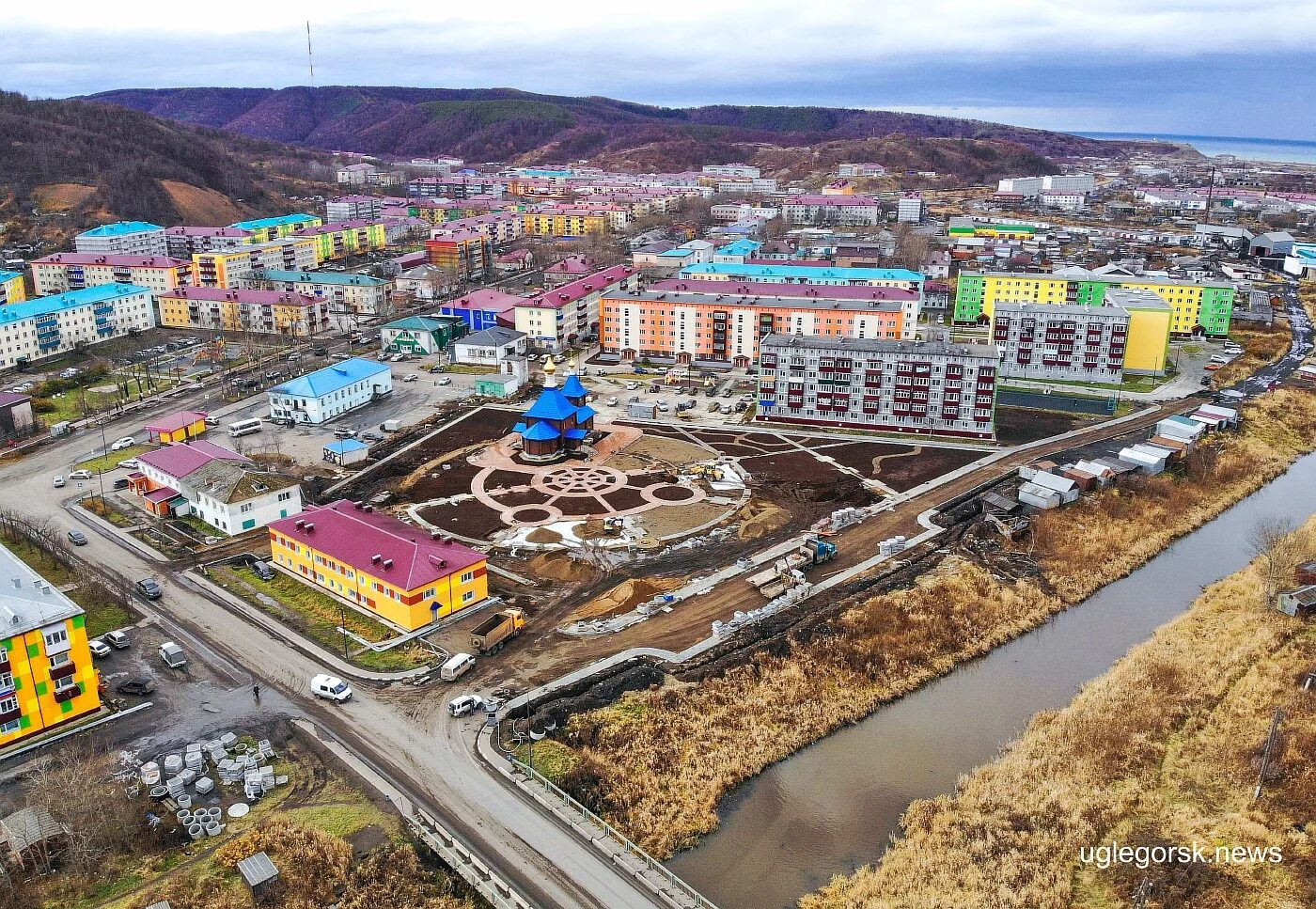 По берегам замерзающих рек. Фотограф Юрий Мальцев