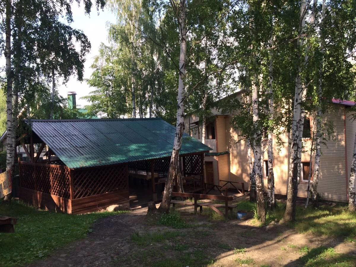 База отдыха русский берег ульяновск. Русский берег ульяновск палаточный городок. Турбаза русский берег старая майна ульяновская область. Турбаза русский берег ульяновск. Русский берег ульяновск.