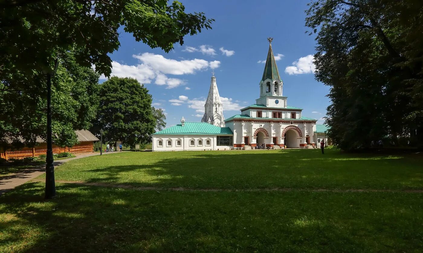 Сегодня в коломенском парке. Коломенское музей-заповедник. Усадьба Коломенское. Парк Коломенское булыжная. Парк музей Коломенское.