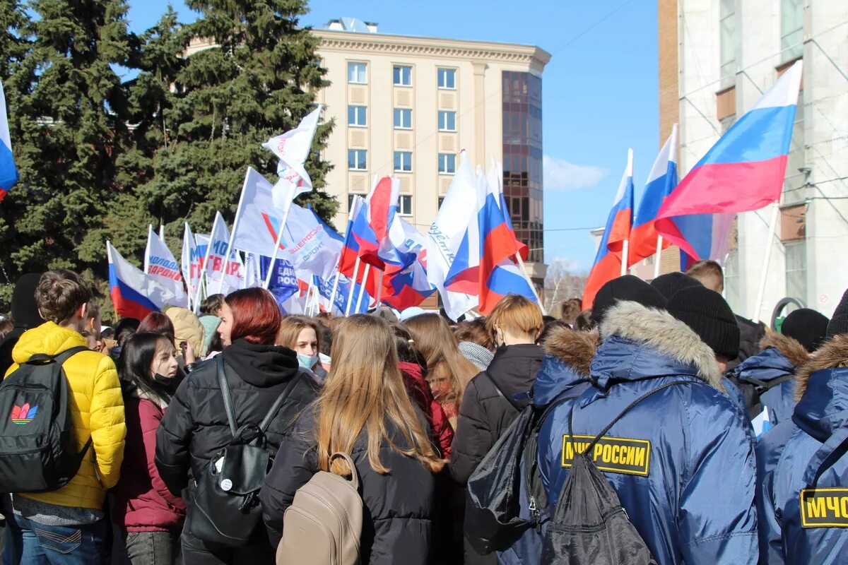 Митинг. Митинг в поддержку России. Митинг фото. Митинг Пенза. Митинг в поддержку президента