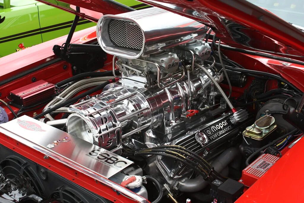 В8 суперчарджер. Компрессор Supercharger v8. Двигатель v8 суперчарджер. Chrysler b 383 v8 двигатель. Temp v8