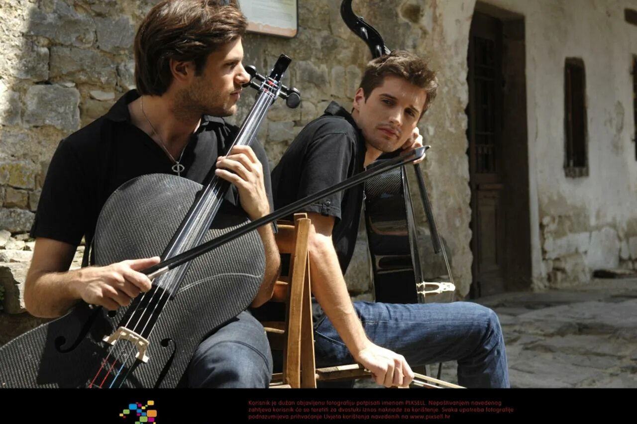 Дуэт виолончелистов. 2cellos. Группа 2cellos.