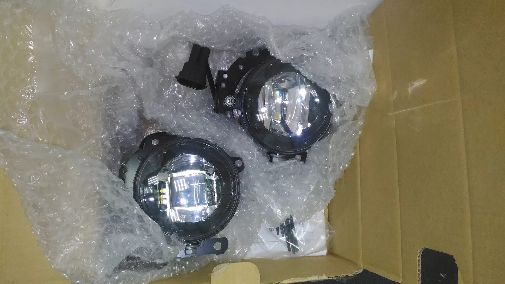 Противотуманные фары outlander. ПТФ led Mitsubishi Outlander 3. ПТФ Mitsubishi Outlander 3 2022. Противотуманки Outlander mz380375ex. Mz581985ex.