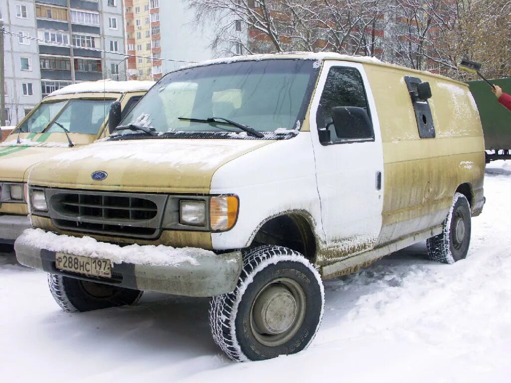 Полный привод бу купить россия. Ford Econoline 2003. Ford Econoline 1. Ford Econoline 4x4. Форд Эконолайн 1985.