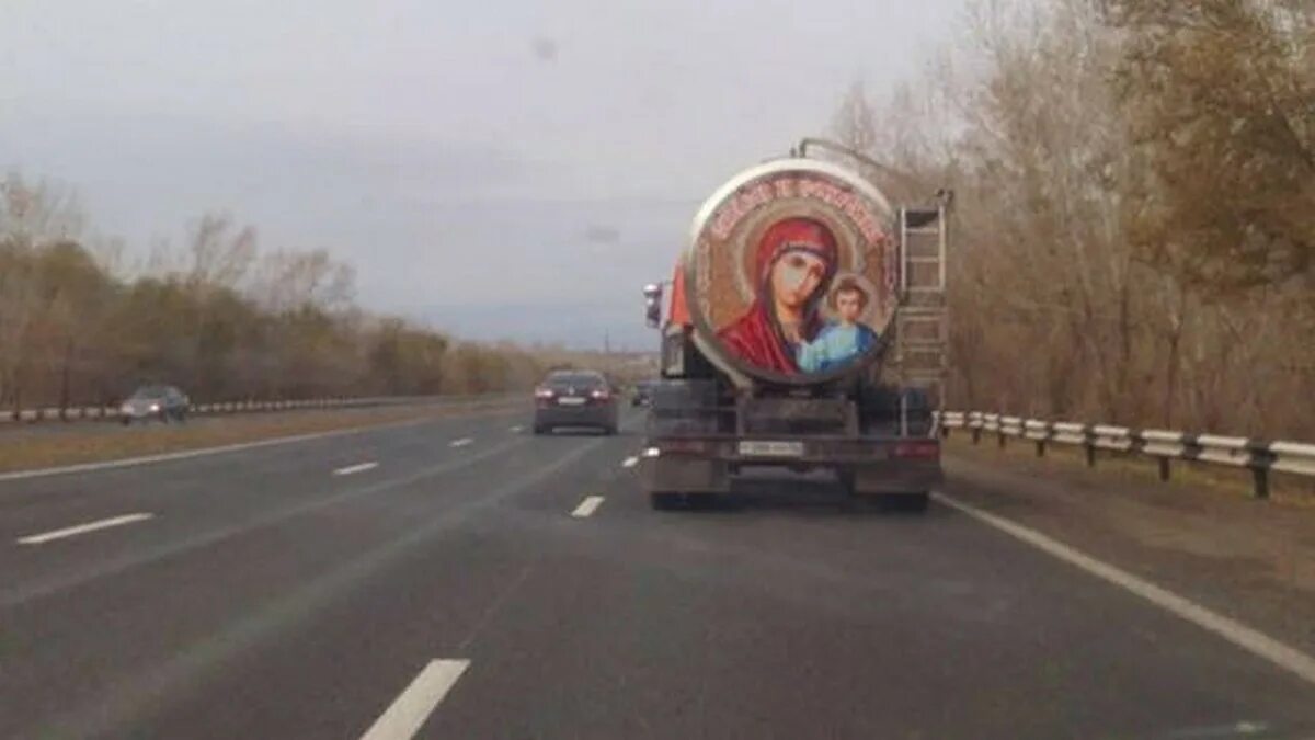 Вождение с инструктором. Девушка толкает авто. Смех на дорогах. Женщина и машина приколы. Бешеный водитель.