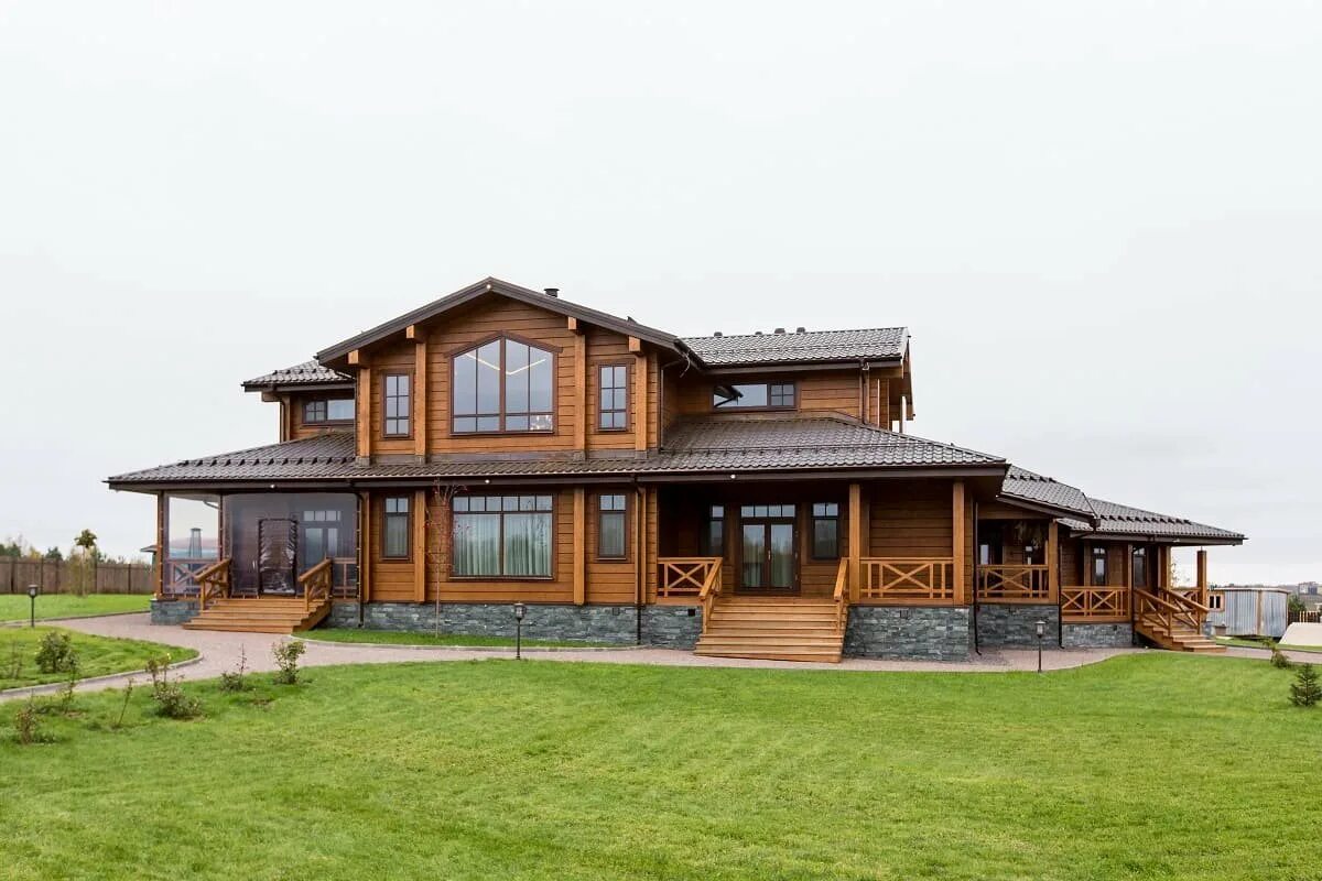 Дома фирмы загородный дом. Проекты деревянных домов. Хонка экстерьер. Красивые деревянные коттеджи. Дом из клееного бруса good wood.