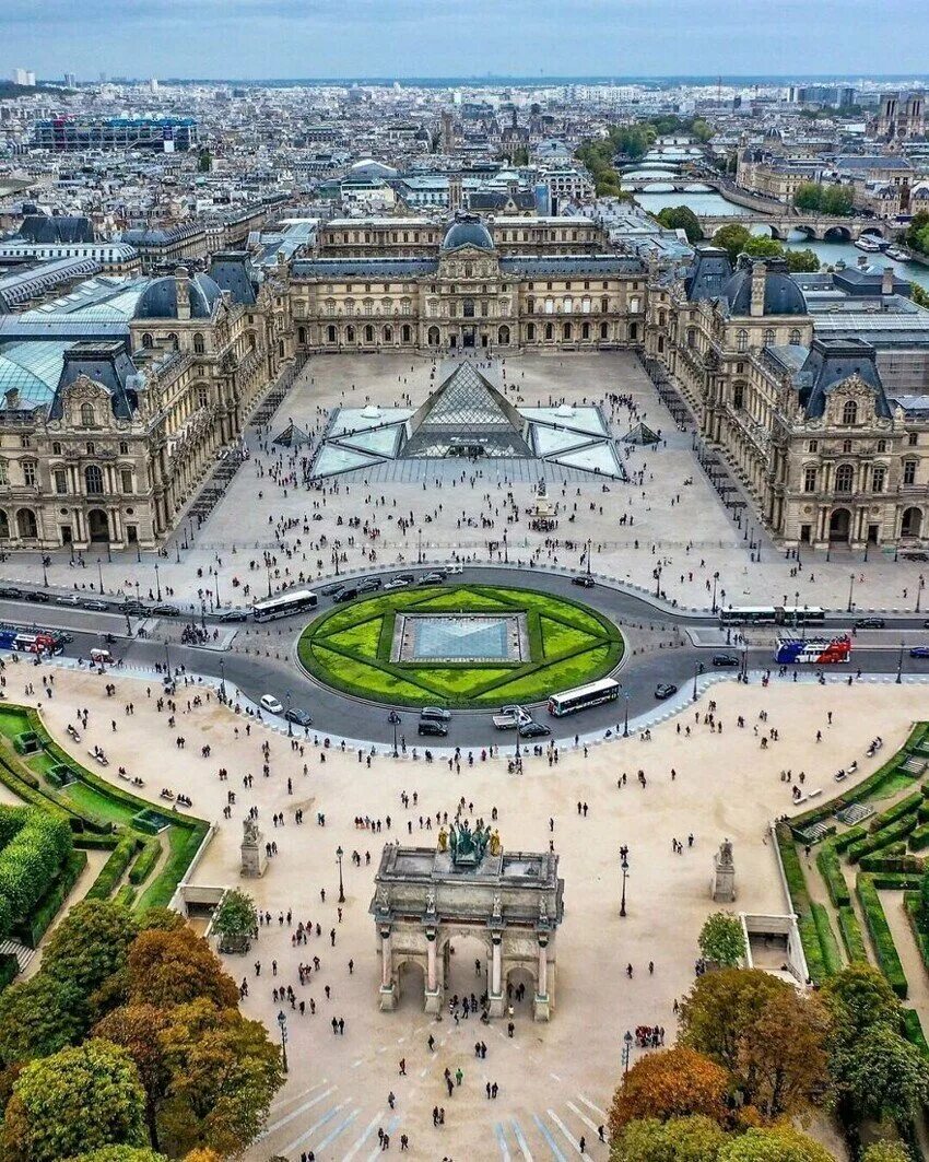 Знаменитый музей в париже. Лувр. Париж. Музей Лувр в Париже (Франция).. Королевский дворец Лувр в Париже. Лувр (Musée du Louvre) (1546 – 1555г., Париж)..
