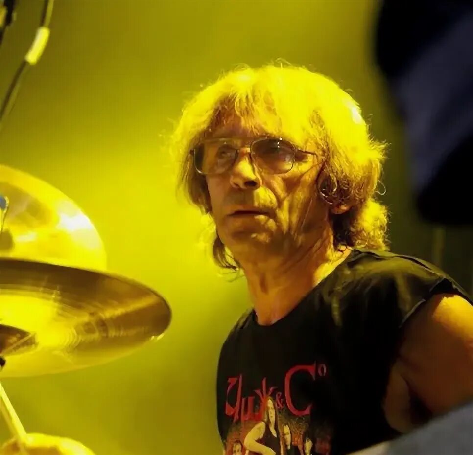 Ддт птица. Ддт птица. Ддт на небе вороны. Брекфаст бэнд тверь. Ддт птица.