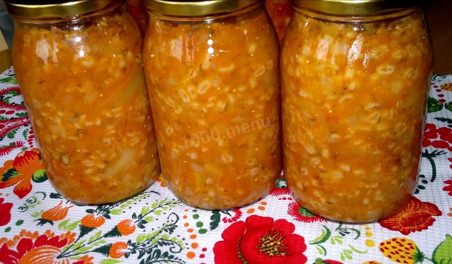 Перловка с овощами на зиму. Салат с перловкой на зиму. салат с перловкой на зиму с овощами. завтрак туриста с перловкой на зиму. салат из перловки с овощами на зиму.