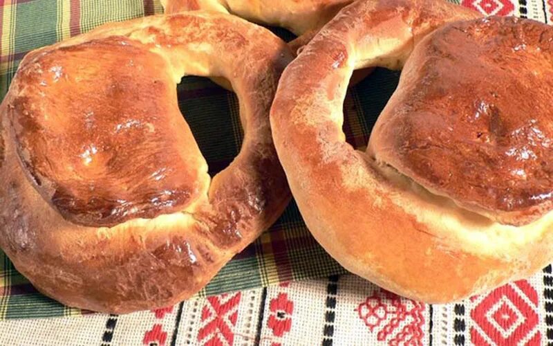 Дойти до ручки фразеологизм. На руси калачи пекли с ручкой. Дошёл до ручки откуда выражение. Дойти до ручки. Калачи в форме замка с круглой дужкой.