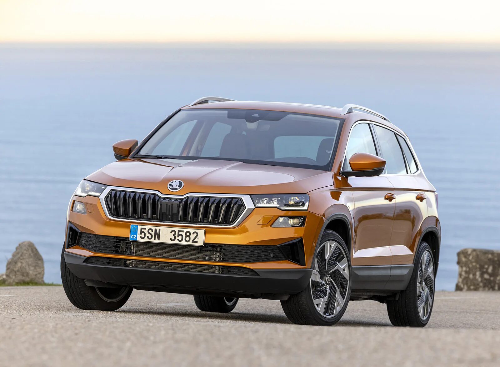 Шкода 2022 купить. Skoda Karoq 2023. Karoq 2022. Шкода Карок 2022. Skoda Karoq Sportline 2022.