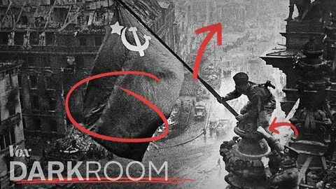 Повесили флаг над рейхстагом