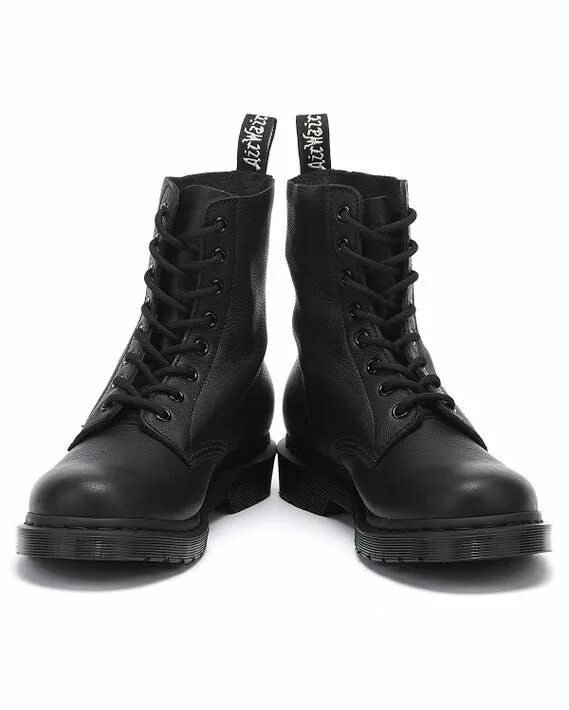 Черные ботинки шнуровка. Dr Martens 1460 mono Black. Dr Martens 1460 Pascal. Dr Martens 1460 Pascal Virginia. Dr Martens 1460 Pascal mono.