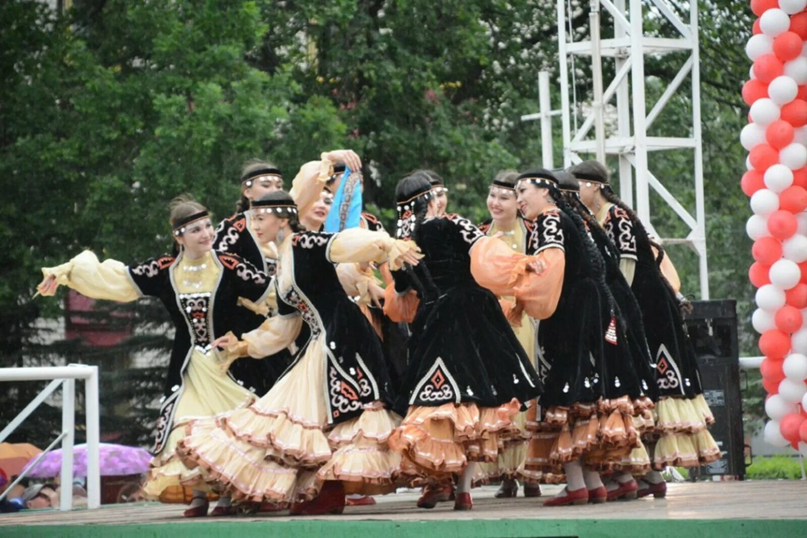 Каргатуй башкирский праздник. Башкиры каргатуй. национальный праздник башкир каргатуй. башкирский народный танец бурзяночка.