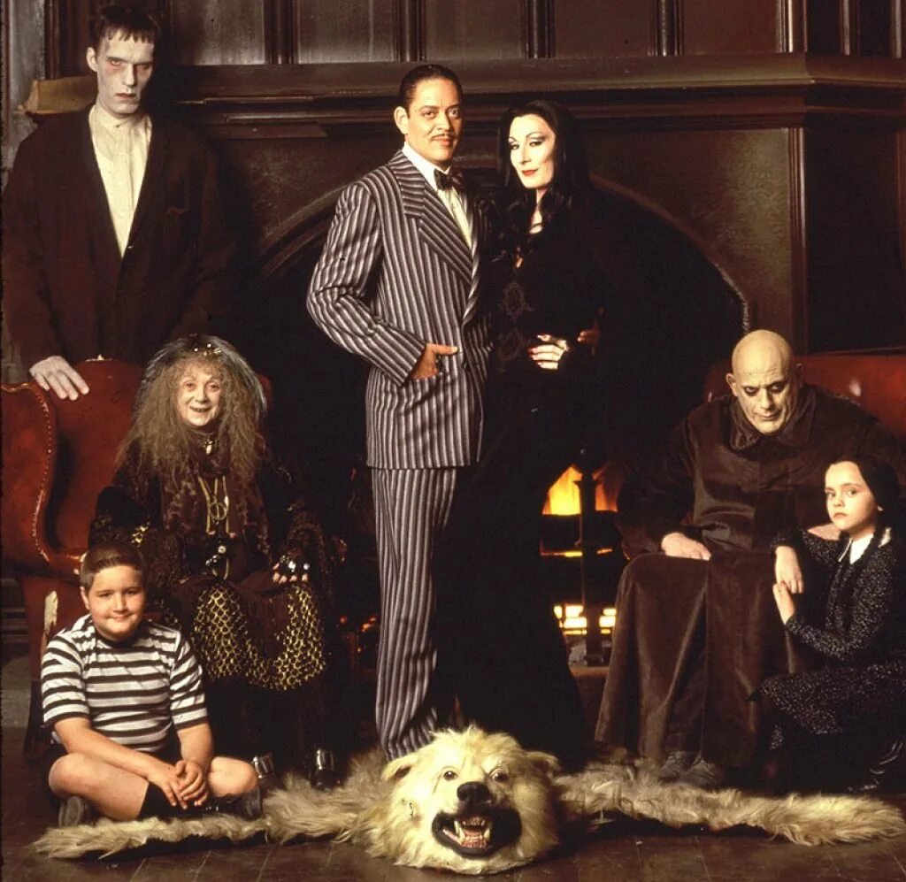 Семейка аддамс сериал 1991. Семейка аддамс / the addams family. Семейка аддамс сериал 2022. Семейка аддамс кто они. Семейка аддамс.