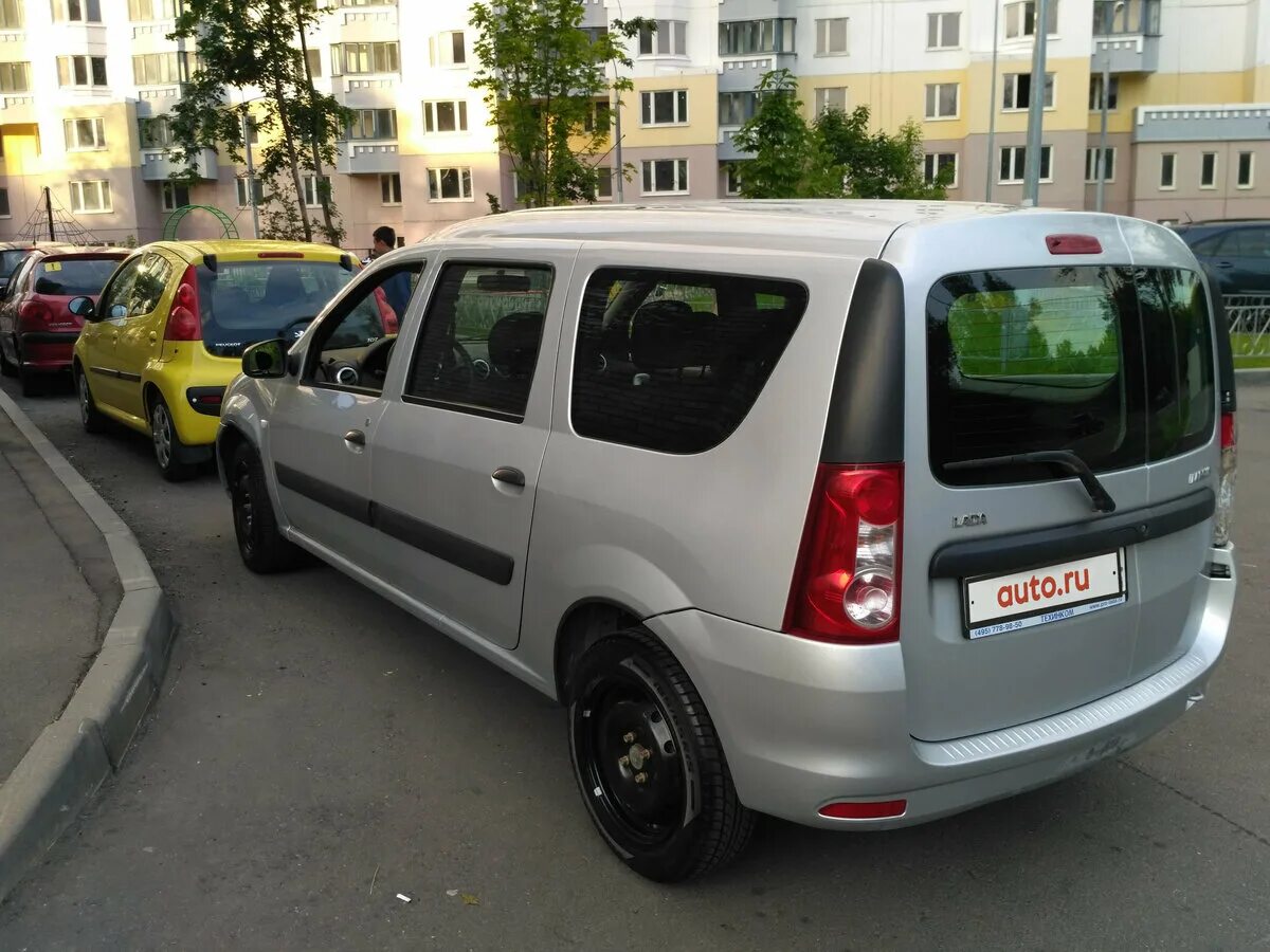 Largus 2015. Вишневый ларгус 2015. Ларгус белый 2015 года. Largus 2015. Largus 2015.