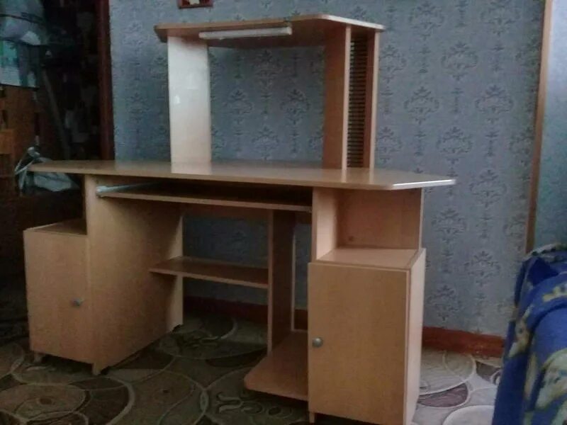 Компьютерный стол 2005 года. Авито иваново столы. Круглый деревянный стол. Авито иваново мебель б/у письменный стол. Авито иваново столы.