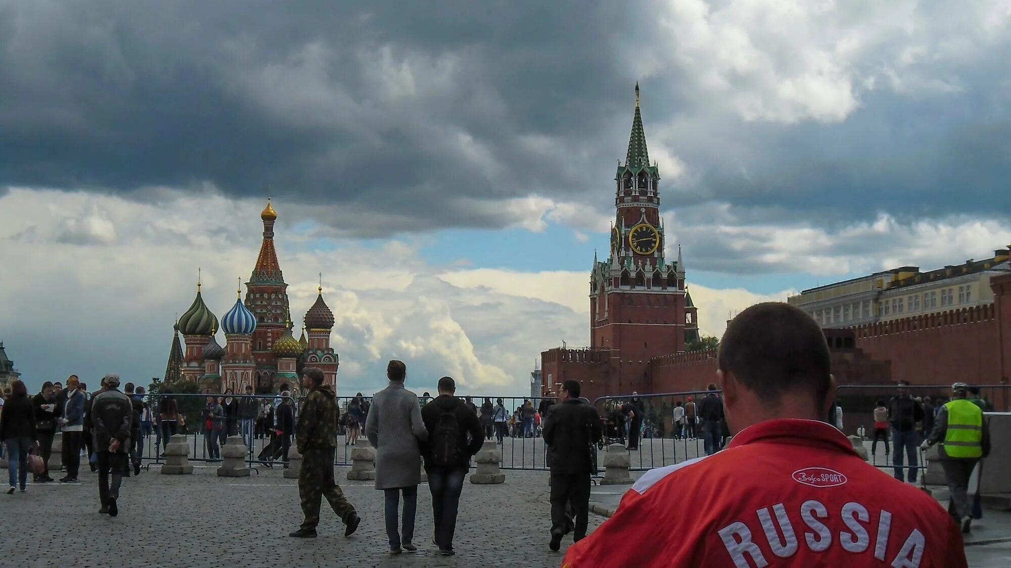 Сегодня в москве 0. Храм василия блаженного красная площадь. красная площадь сегодня. фотосессия на красной площади. красная площадь москва сейчас.