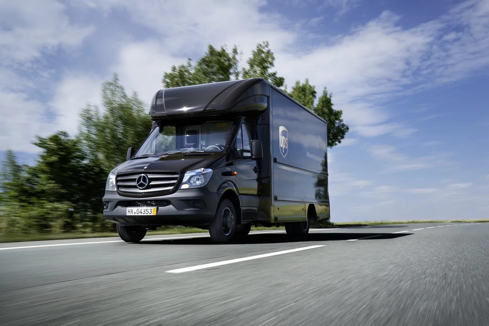 Спринтер что это. Мерседес Бенц Спринтер 513. Mercedes Benz Sprinter 2018. Mercedes Benz Sprinter грузовой. Mercedes Sprinter van.