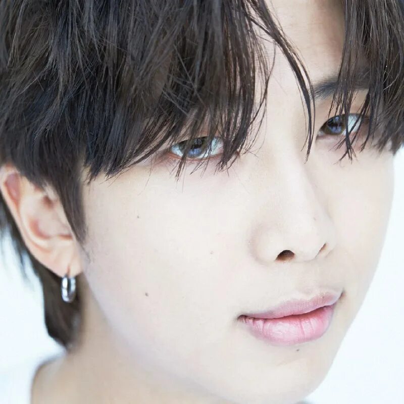 (bts - beyond the scene) ви. Енджун фотокарточки лист. Bts beyond. Чонгук 2023. Bts beyond.