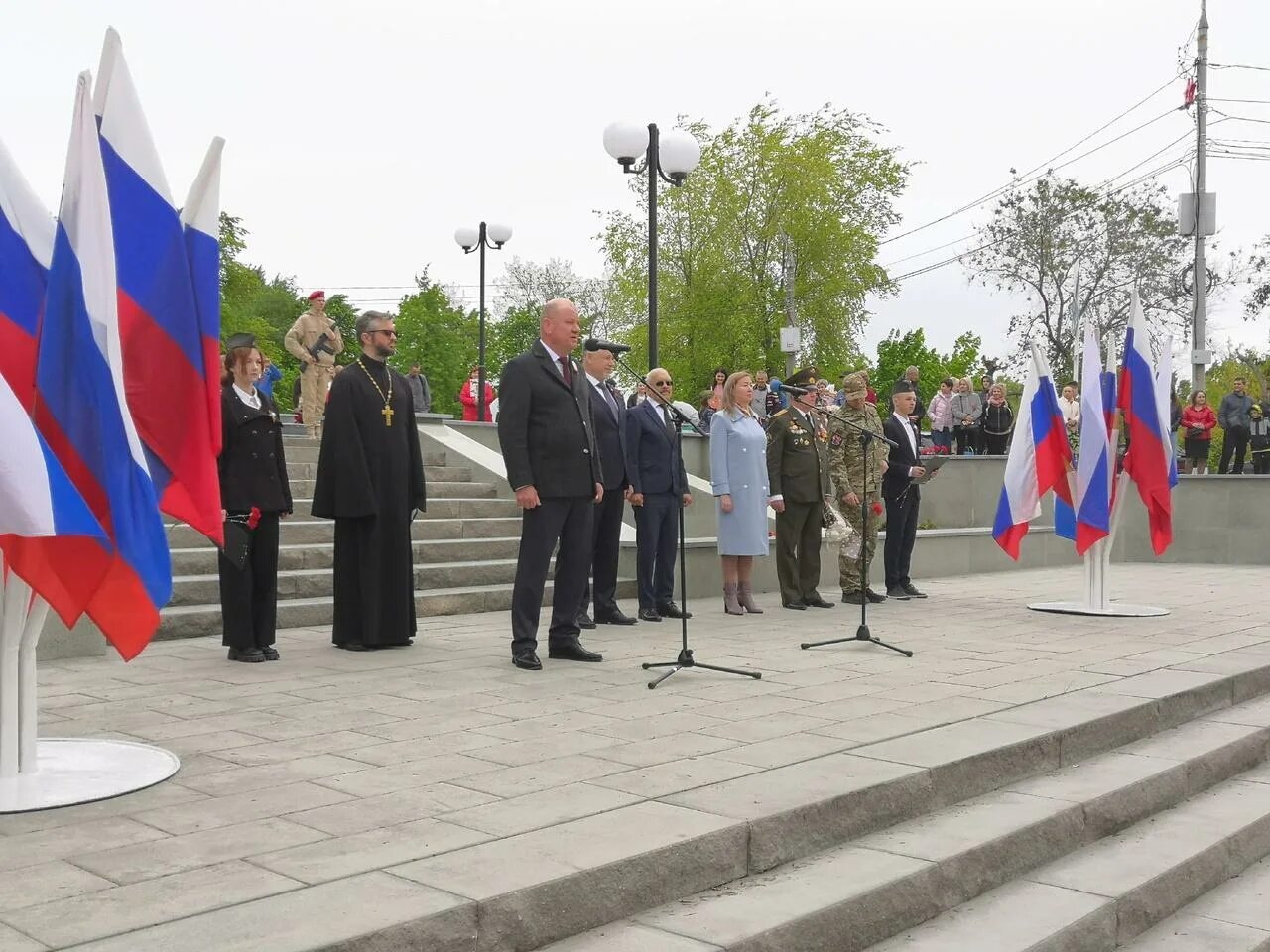 администрация городского поселения город россошь. горячая линия ркс город россошь. празднование 9 мая 2022 в россоши. парк студенческий россошь. россошь сквер вдв.