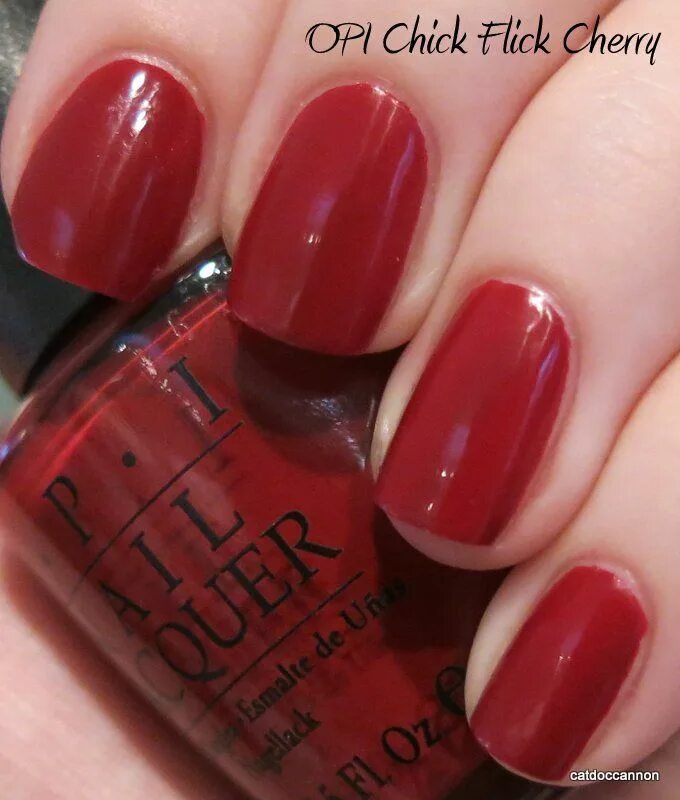 Лак цвета вишня. Opi chick flick cherry. вишневый цвет лака. маникюр цвета черри. цвет лака вишня.
