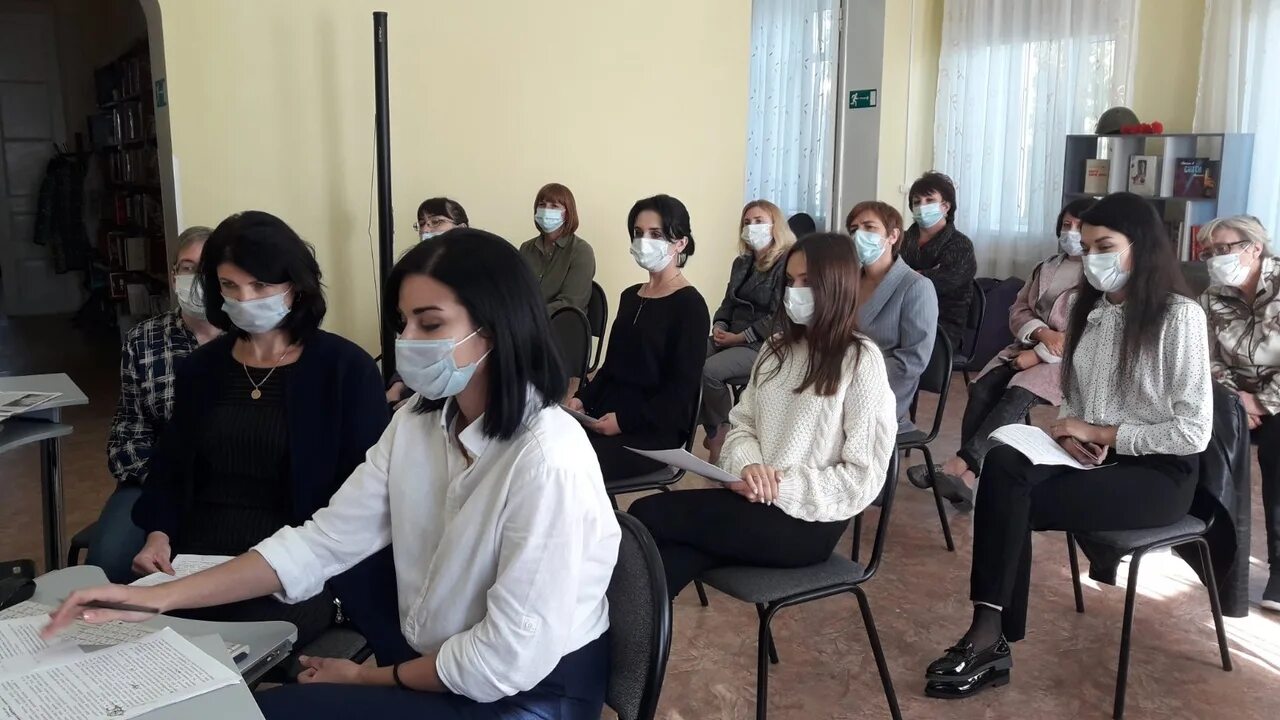 Сайт цбс вольск. Урок краелюбия в библиотеке лазорик цветок дон. Первая библиотека в вольске. Сайт цбс вольск. День библиотек логотип.