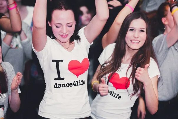 Dance 4 life. Тиесто дэнс 4 лайф. Dance 4 you Казань. Dance4life ru.