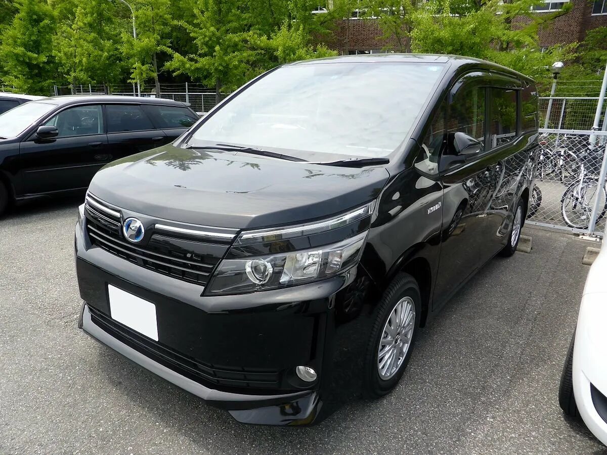 Тойота вокси гибрид. Toyota voxy hybrid 2014. Toyota voxy hybrid 2014. Voxy гибрид. Toyota voxy 2015 1.