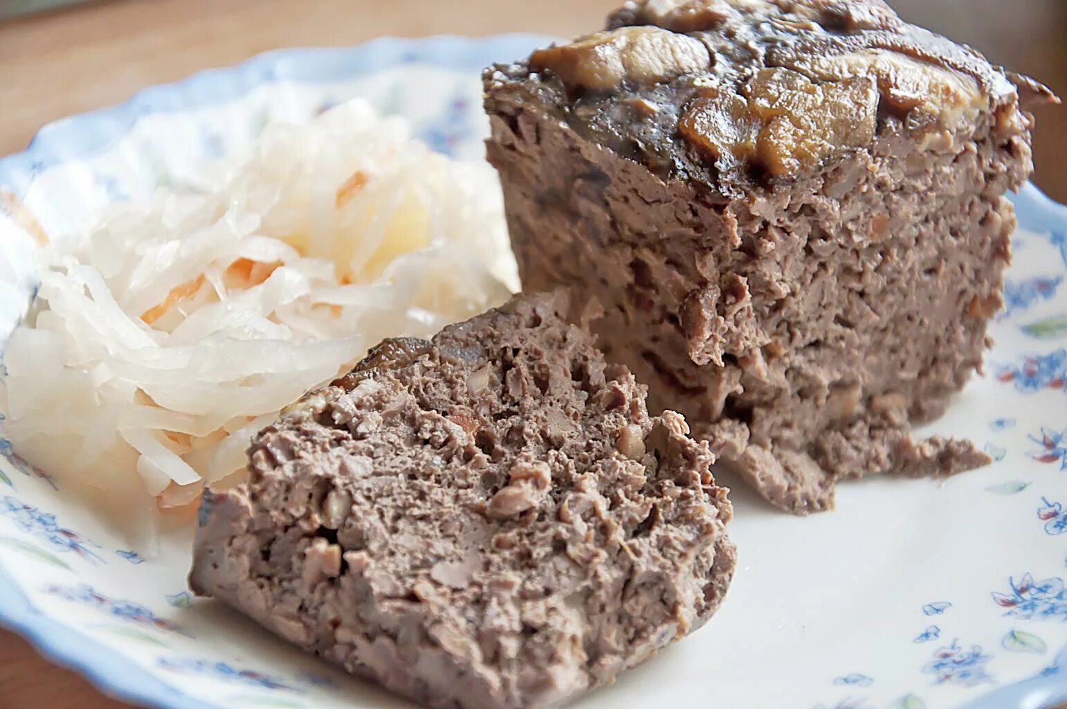 суфле из говяжьей печени. суфле из куриной печени. печеночное суфле. суфле с печенью. пудинг из печени.