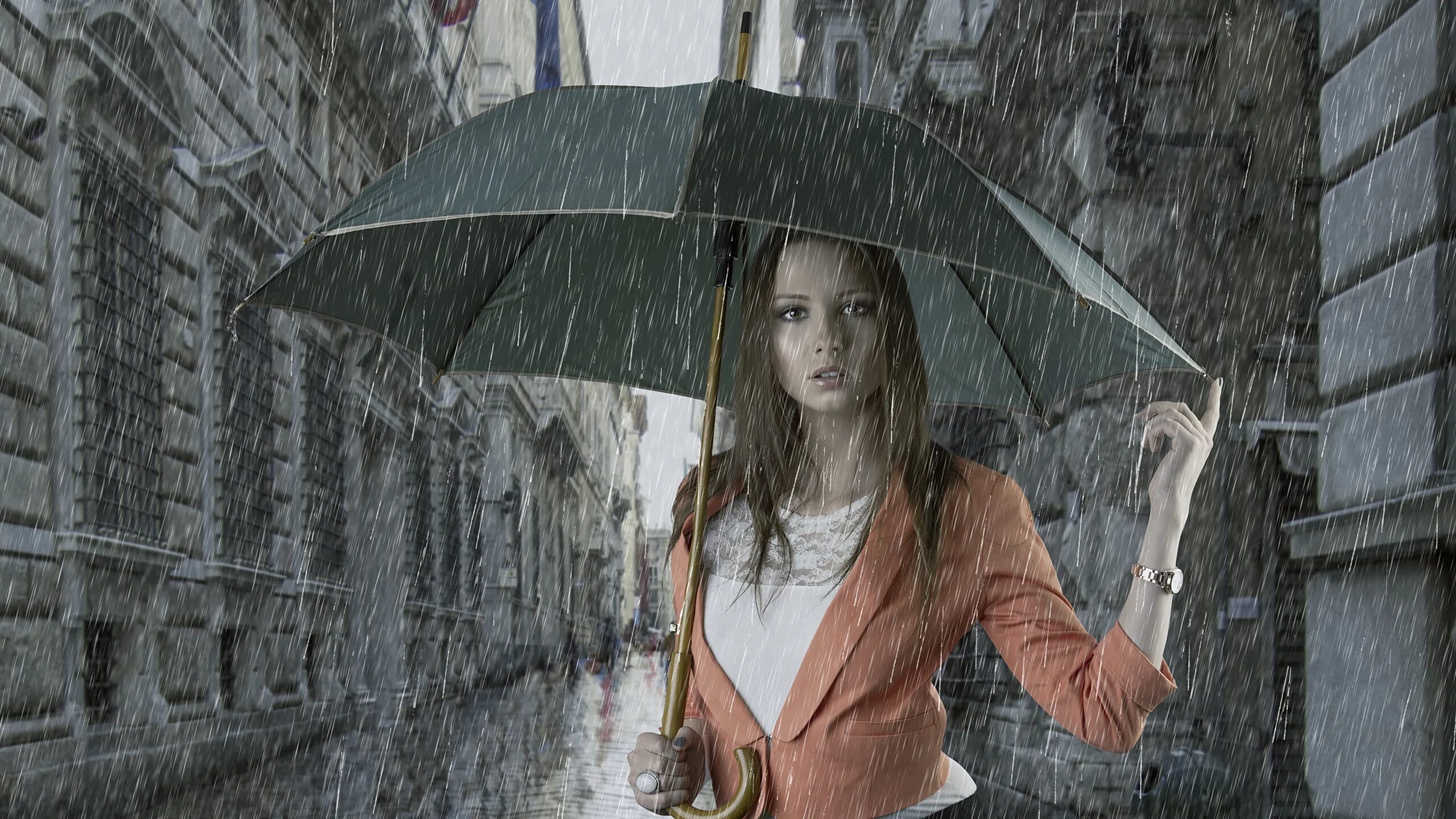 Человек с зонтом. Девушка дождь. Человек с зонтом. Лили джеймс реклама духов. Человек под зонтом.