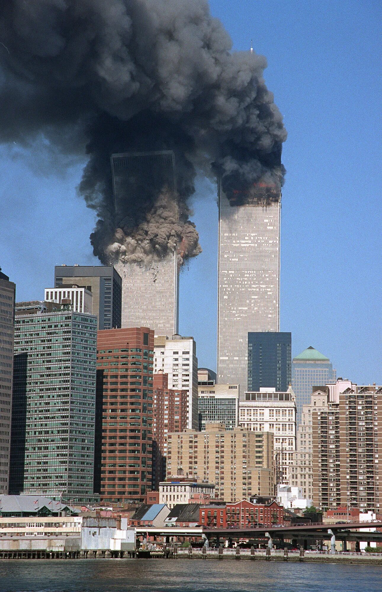 9 11 game. ВТЦ Нью-Йорк 2001. Всемирный торговый центр в Нью-Йорке 11 сентября 2001 года. Башни-Близнецы теракт 11 сентября 2001.