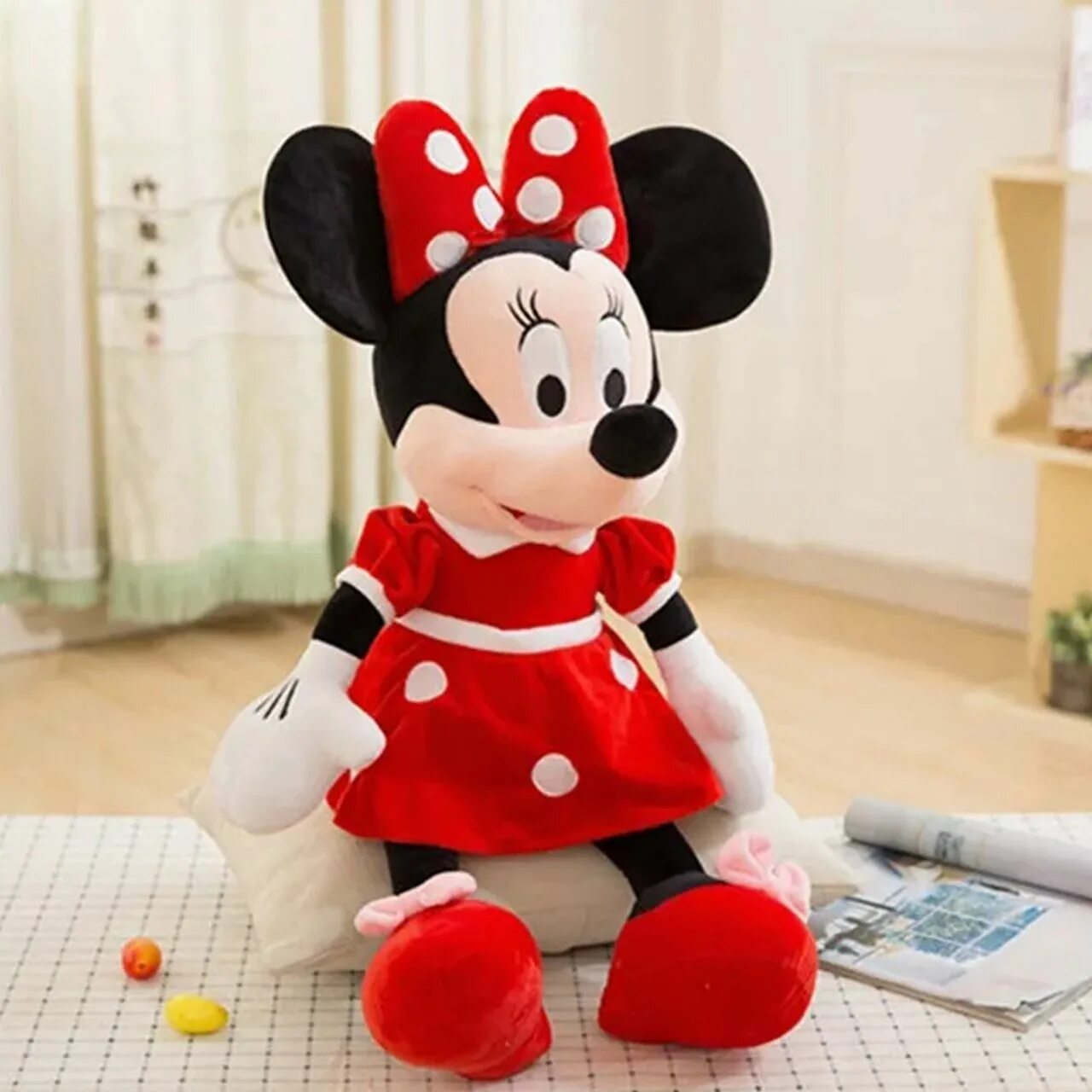 Фф минни. Игрушка Минни Маус Дисней. Микки Маус игрушка мягкая большая. Мягкая игрушка Minnie Mouse. Микки Маус мягкая игрушка 90см.