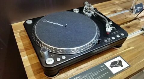 5 Best Turntables for Scratching (2023) - Loved by DJs! 