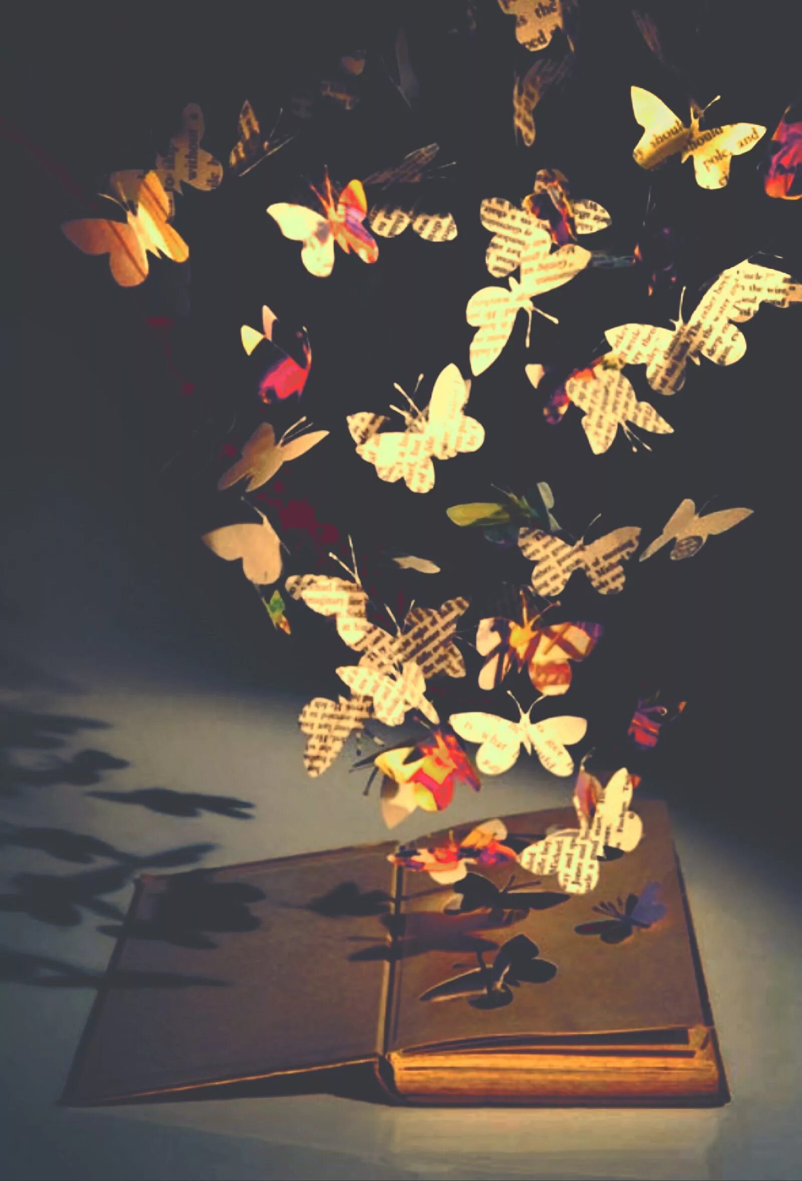 Декоративные наклейки бабочки. Живая бабочка в банке. Баночка с бабочками. Птицы вылетают из человека. Салют из живых бабочек.