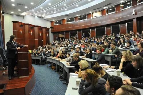 Мгимо фото. Мгимо в ташкенте лицей. Лицей мгимо. Мгимо ташкент магистратура. Классы мгимо в ташкенте.