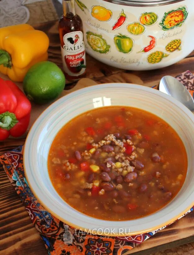 Мексиканский суп с фаршем кукурузой. Мексиканский мясной суп. Мексиканский суп с фаршем кукурузой. Мясо по мексикански с кукурузой. Суп с мексиканской смесью.