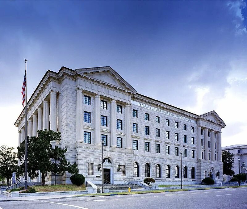 Федеральный суд сша. Окружной суд США. США здание суда Алабама. Апелляционный суд США по Федеральному округу. Здание суда Фэрфакс США.