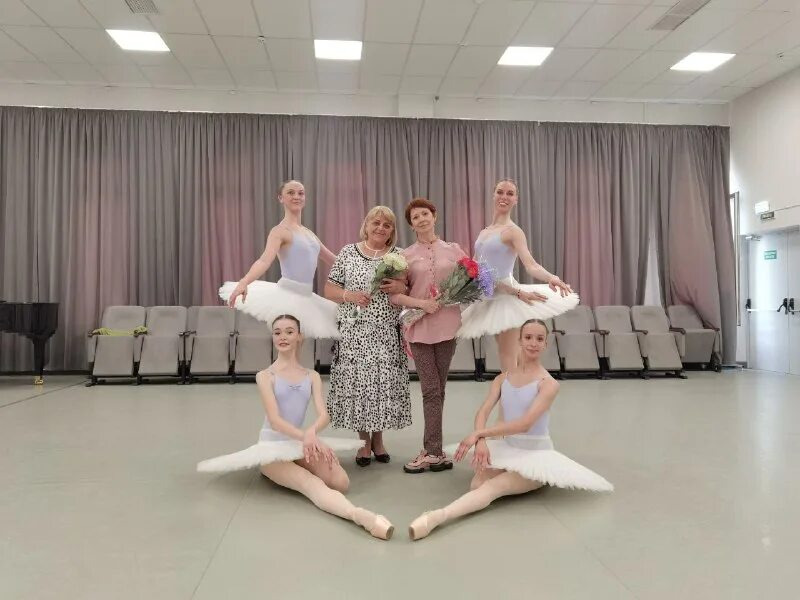 Класс концерт хореография. Отчетный концерт балетной школы. Школа хореографическое училище в красногорске. Ульянова галина хореографическое училище. Красногорское хореографическое училище.