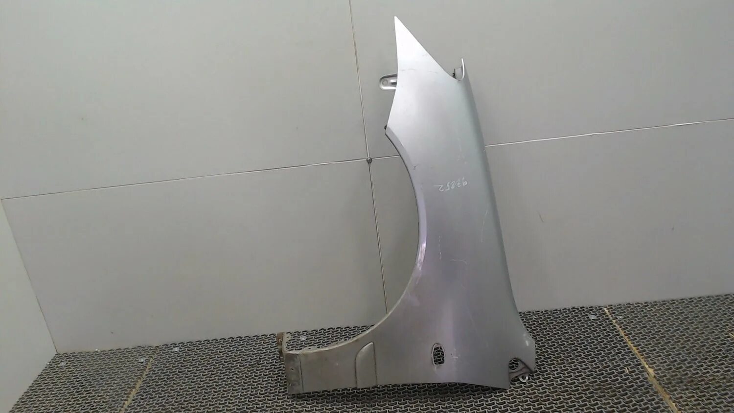 Правое крыло митсубиси лансер 9 переднее. Крыло переднее левое лансер 9 оригинал. Lancer 9 крыло переднее левое. Лансер 9 крылья пластик. Крыло переднее левое lancer 9 2007.