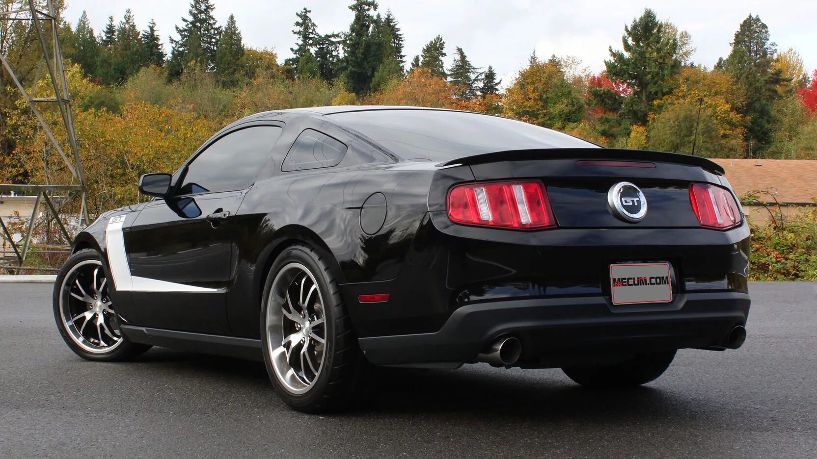 Ford mustang 2011. Форд мустанг 5 рестайлинг. Мустанг интернет. Мустанг интернет. Ford mustang 2.