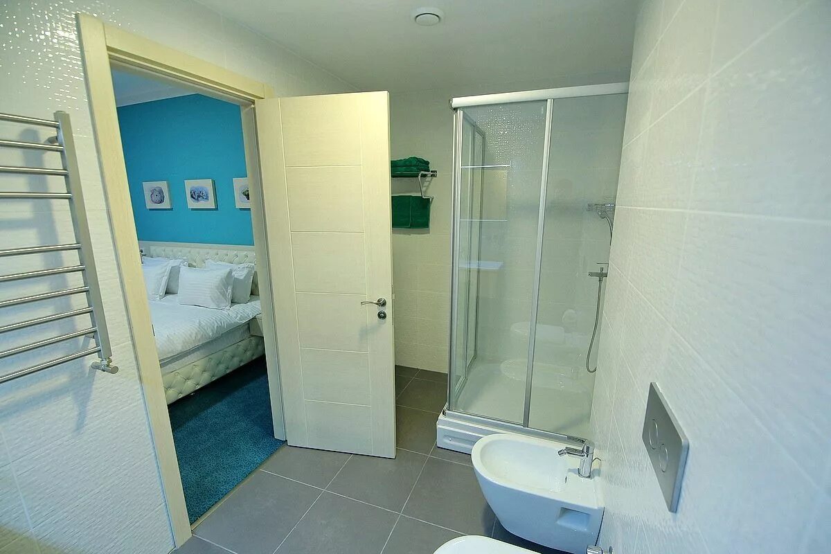 Аква минск гостиница лебяжий. Отель лебяжий аквапарк в минске. Отель лебяжий минск. Аква минск гостиница бунгало. Гостиница лебяжий минск.